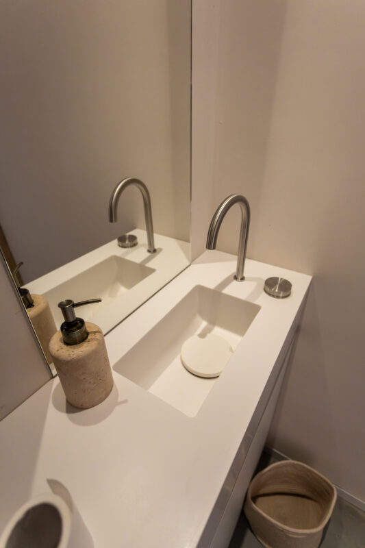 Corian toilet handwasser